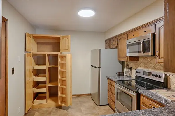 303 E Partridge AVE #G, Independence, MO 64055