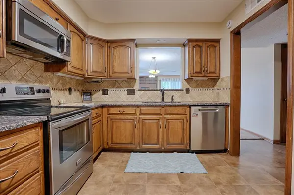 303 E Partridge AVE #G, Independence, MO 64055