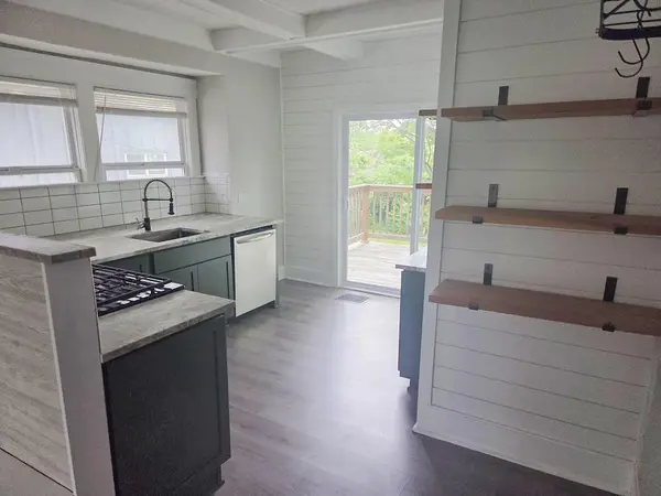 4306 Highland AVE, Kansas City, MO 64110