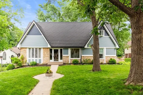 3503 NE Beechwood CIR, Lee's Summit, MO 64064