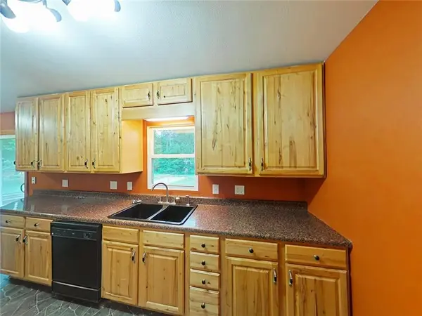 904 S 5th ST, Savannah, MO 64485