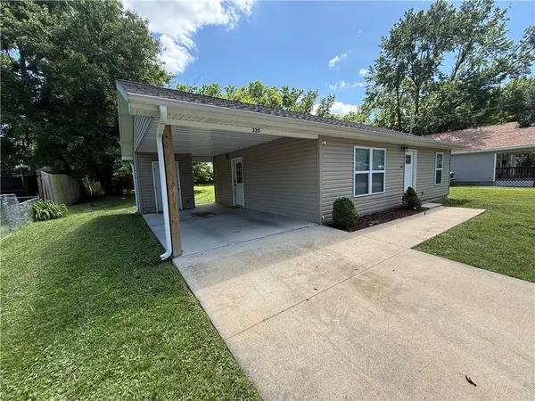 320 E Allison ST, Nevada, MO 64772