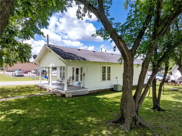 615 N Kansas AVE, Columbus, KS 66725