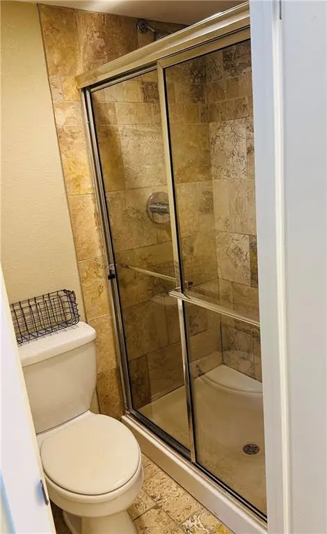 700 E 8th ST #4J, Kansas City, MO 64106