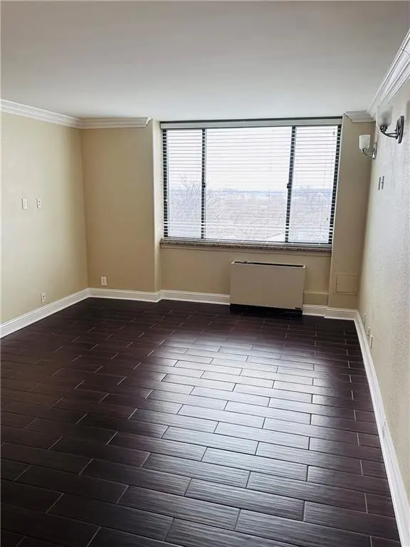 700 E 8th ST #4J, Kansas City, MO 64106