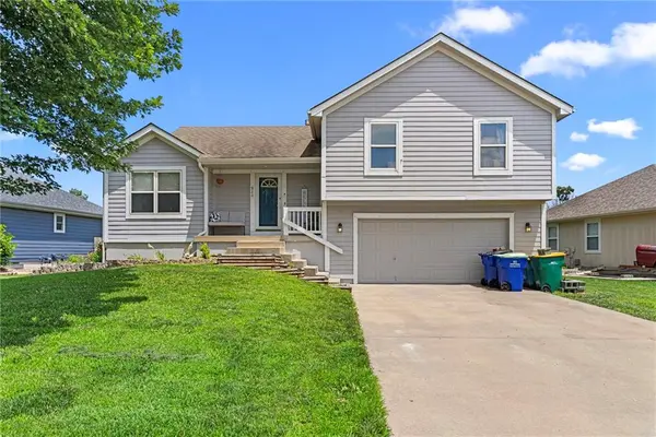 920 PUMPKIN RIDGE ST, Gardner, KS 66030