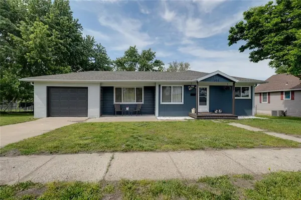 502 W Broadway ST, Higginsville, MO 64037