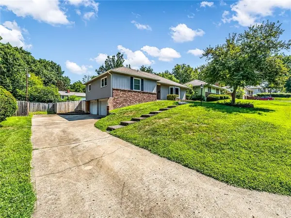 11308 E 62nd ST, Raytown, MO 64133