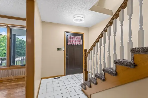6513 SE Ryan RD, Blue Springs, MO 64014
