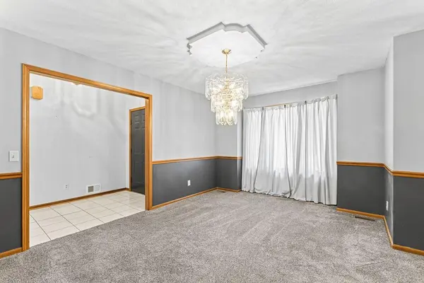 403 N Leonard RD, St Joseph, MO 64506