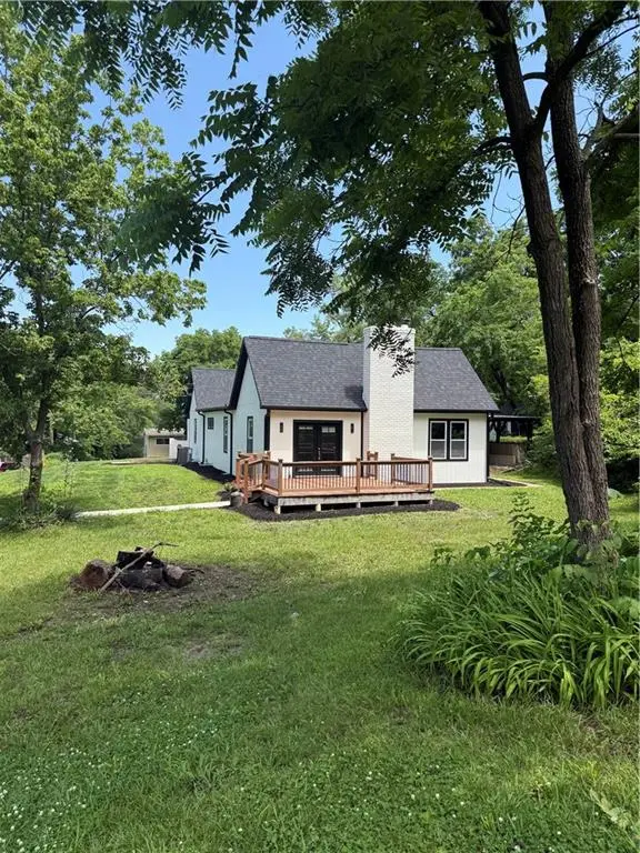 1106 College Hill ST, Pleasant Hill, MO 64080