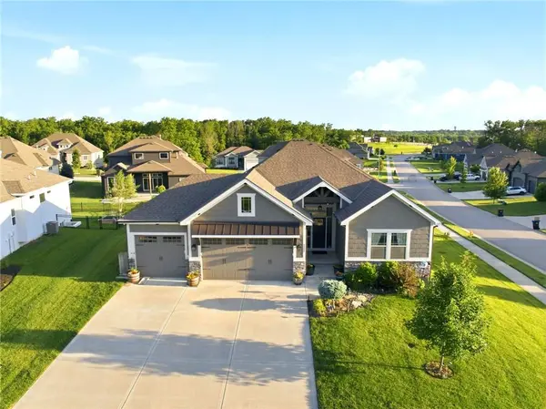 1717 SW 26th TER, Lee's Summit, MO 64082