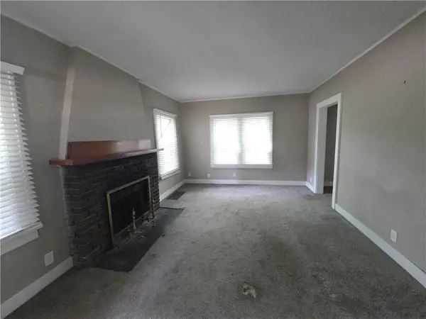 1101 SW Billard AVE, Topeka, KS 66604