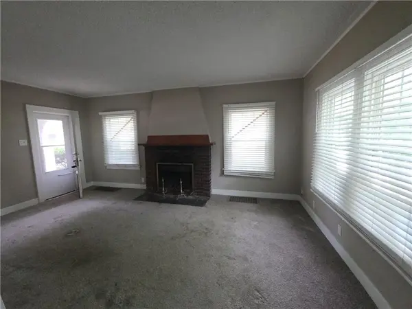 1101 SW Billard AVE, Topeka, KS 66604