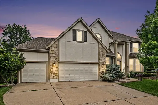 14425 S Blackfeather ST, Olathe, KS 66062