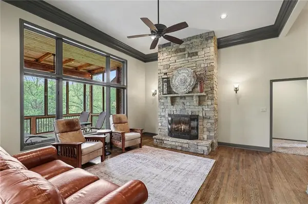 2401 SW Whispering Creek CT, Blue Springs, MO 64015