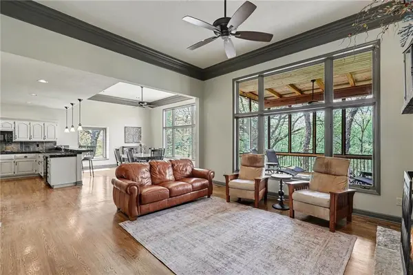 2401 SW Whispering Creek CT, Blue Springs, MO 64015