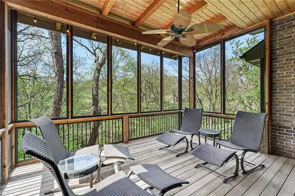 2401 SW Whispering Creek CT, Blue Springs, MO 64015