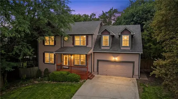 34561 W 85th TER, De Soto, KS 66218