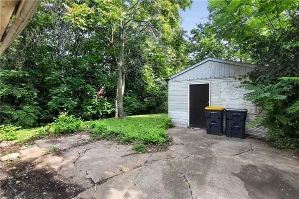 1322 E 82nd ST, Kansas City, MO 64131