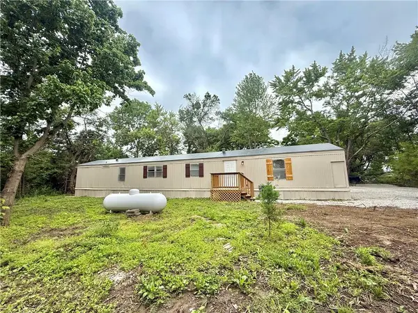 2924 Dune RD, Odessa, MO 64076