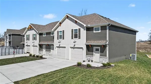 504 Pine DR, Odessa, MO 64076