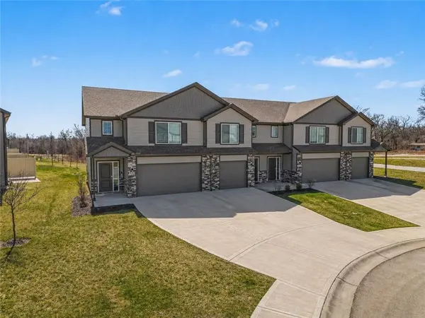 1500 NE Shale CT, Grain Valley, MO 64029