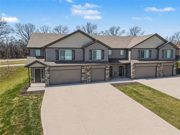 1500 NE Shale CT, Grain Valley, MO 64029