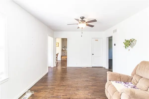 122 S Campbell ST, Pleasant Hill, MO 64080