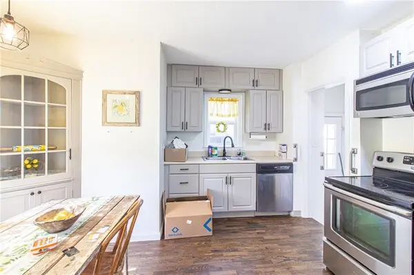 122 S Campbell ST, Pleasant Hill, MO 64080