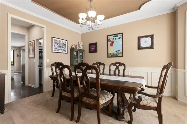 212 NE Hidden Ridge LN, Lee's Summit, MO 64064