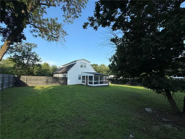 526 S west ST, Nevada, MO 64772