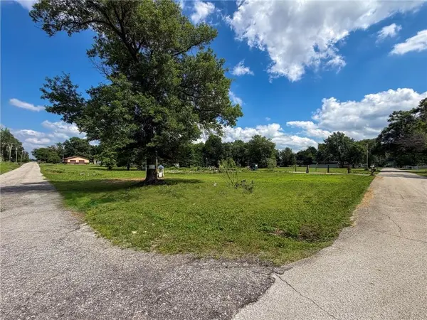 302 E Oak ST, Weir, KS 66781