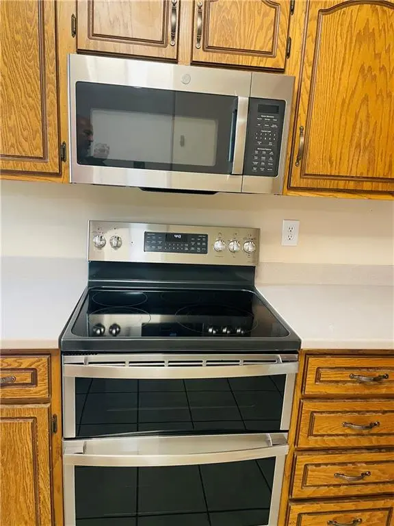 933 Park AVE, Leavenworth, KS 66048