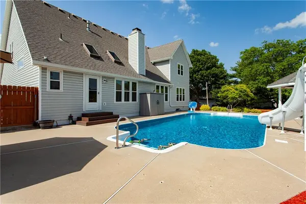 1124 NE Waterfield Village DR, Blue Springs, MO 64014
