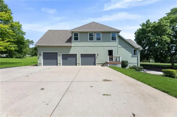 7447 Mize RD, Shawnee, KS 66227