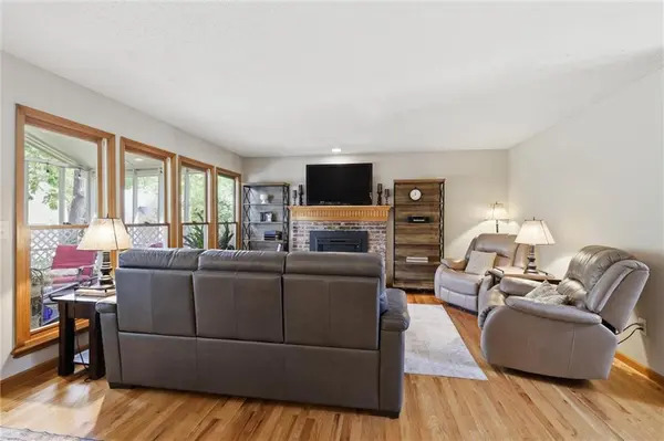 1117 Williamsburg CT, Lawrence, KS 66049