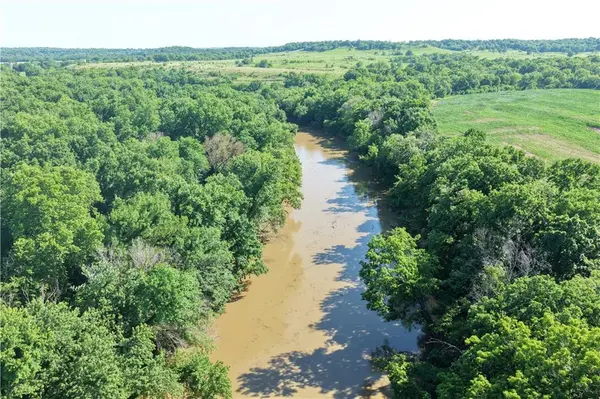 1300 Road RD, Fredonia, KS 66736