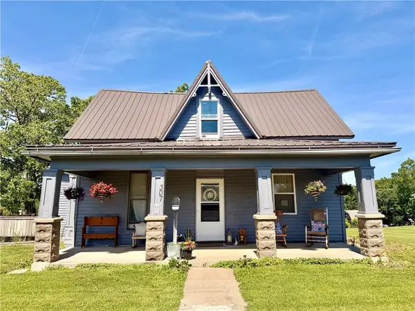 307 N College AVE, Princeton, MO 64673