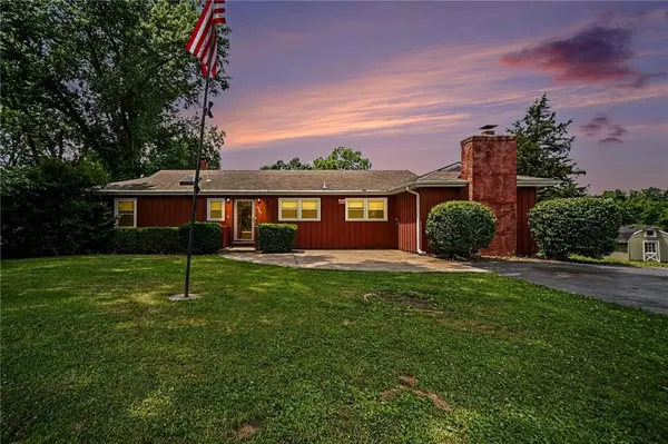 1728 S Berry RD, Independence, MO 64057