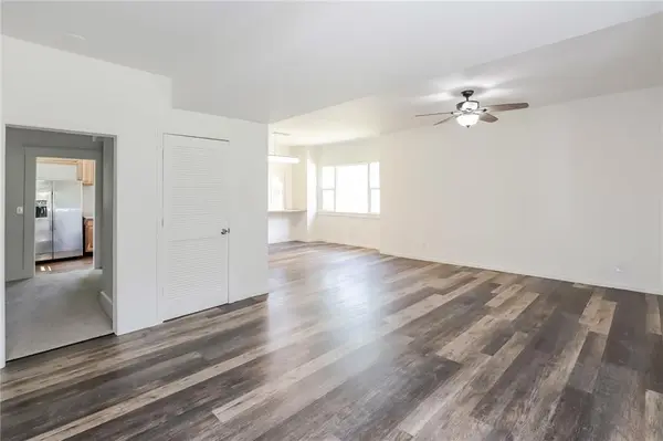 701 E Peoria ST, Paola, KS 66071