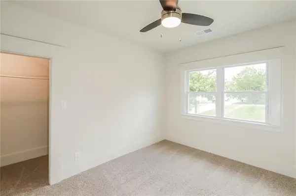 701 E Peoria ST, Paola, KS 66071