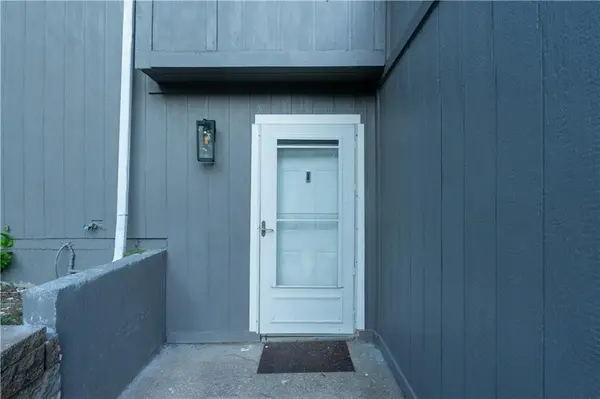 9525 Manning AVE, Kansas City, MO 66134