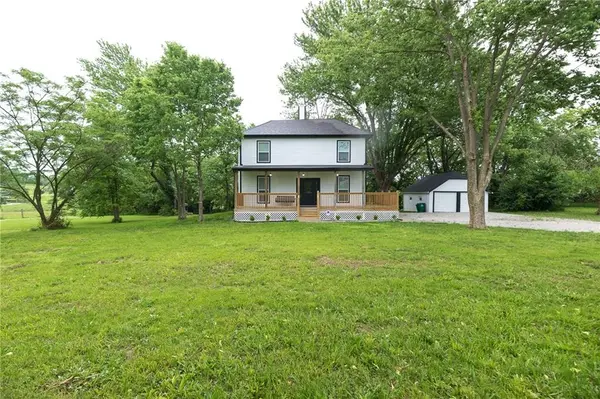 21195 S Woodland RD, Spring Hill, KS 66083