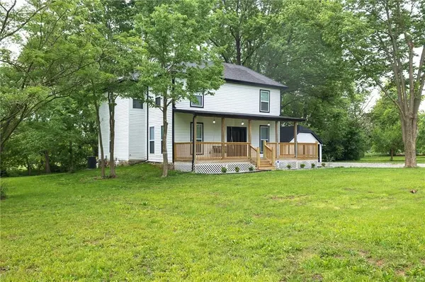 21195 S Woodland RD, Spring Hill, KS 66083