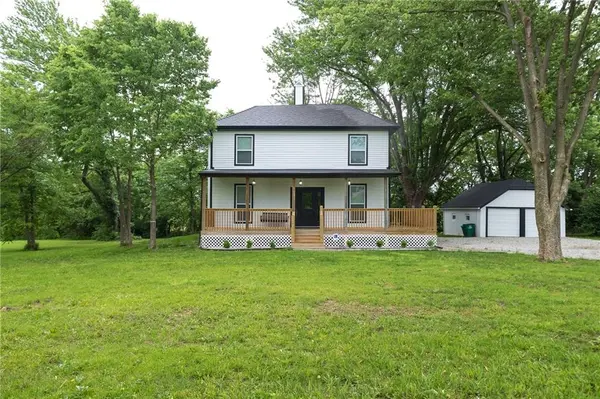 21195 S Woodland RD, Spring Hill, KS 66083
