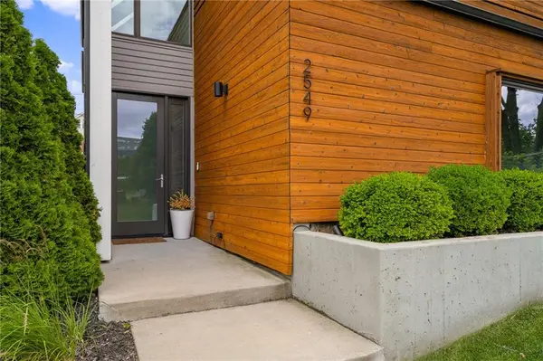 2549 Tracy AVE, Kansas City, MO 64108