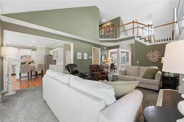9611 N Ditzler CT, Kansas City, MO 64157