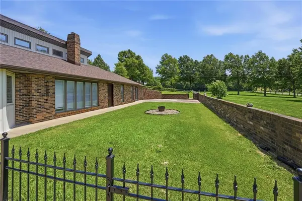 17274 Kansas AVE, Basehor, KS 66012