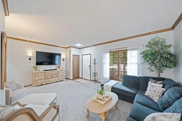 9400 N Campbell CT, Kansas City, MO 64155